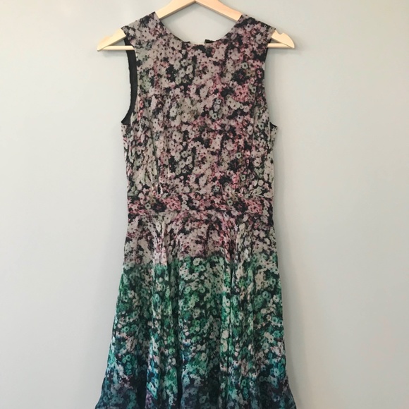 Beautiful floral French Connection dress - Picture 1 of 3